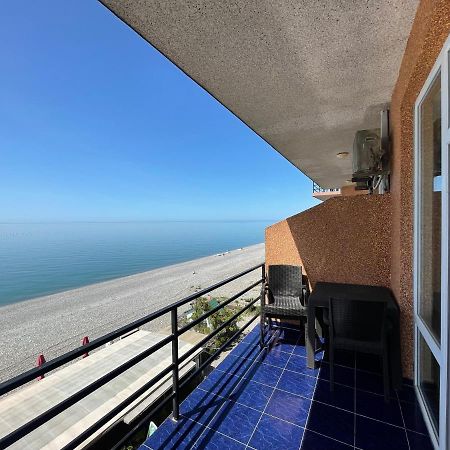 Hotel Lazuri In كفارياتي المظهر الخارجي الصورة