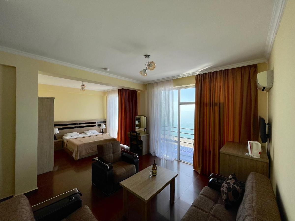 Hotel Lazuri In كفارياتي المظهر الخارجي الصورة