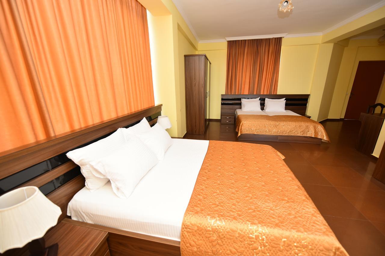 Hotel Lazuri In كفارياتي المظهر الخارجي الصورة