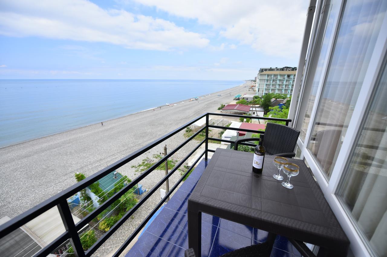 Hotel Lazuri In كفارياتي المظهر الخارجي الصورة