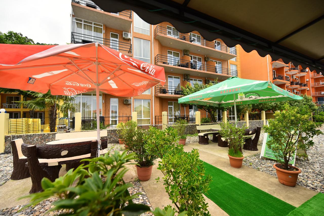 Hotel Lazuri In كفارياتي المظهر الخارجي الصورة