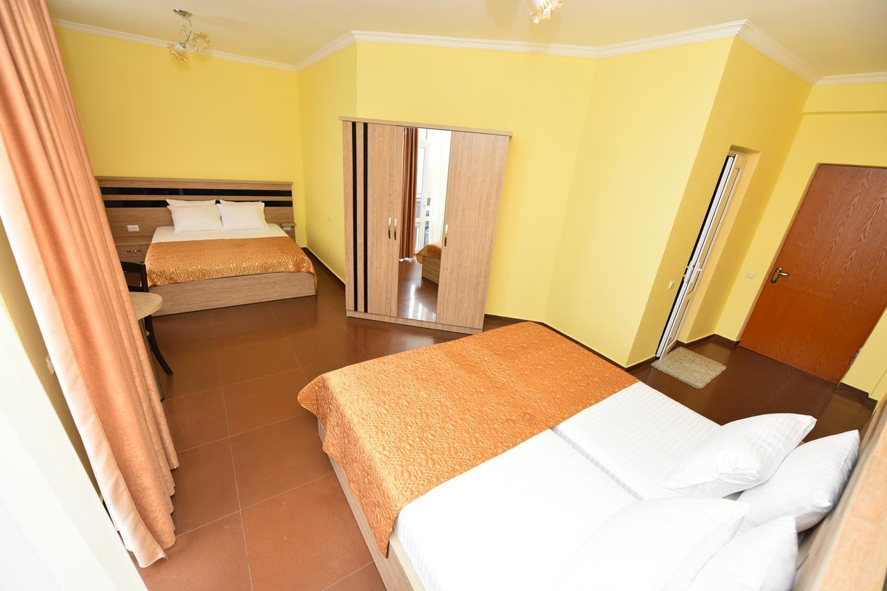Hotel Lazuri In كفارياتي المظهر الخارجي الصورة